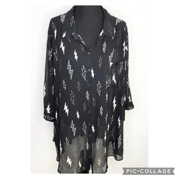 Torrid black white lightning sheer button down top size 5 or 5X - Picture 2 of 15